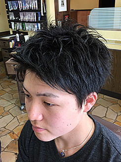 やわらかアップバングヘアーの画像